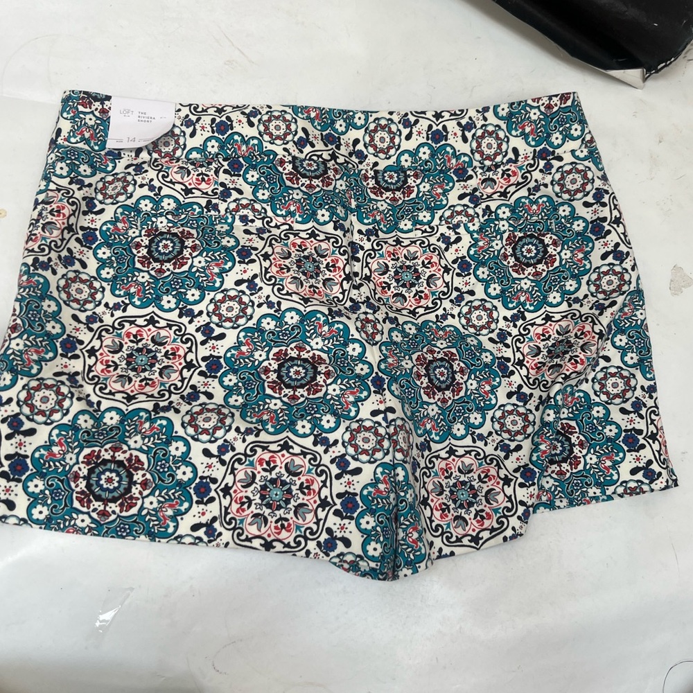 New LOFT By Ann Taylor The Riviera Short Paisley Pattern High Waisted size 14
